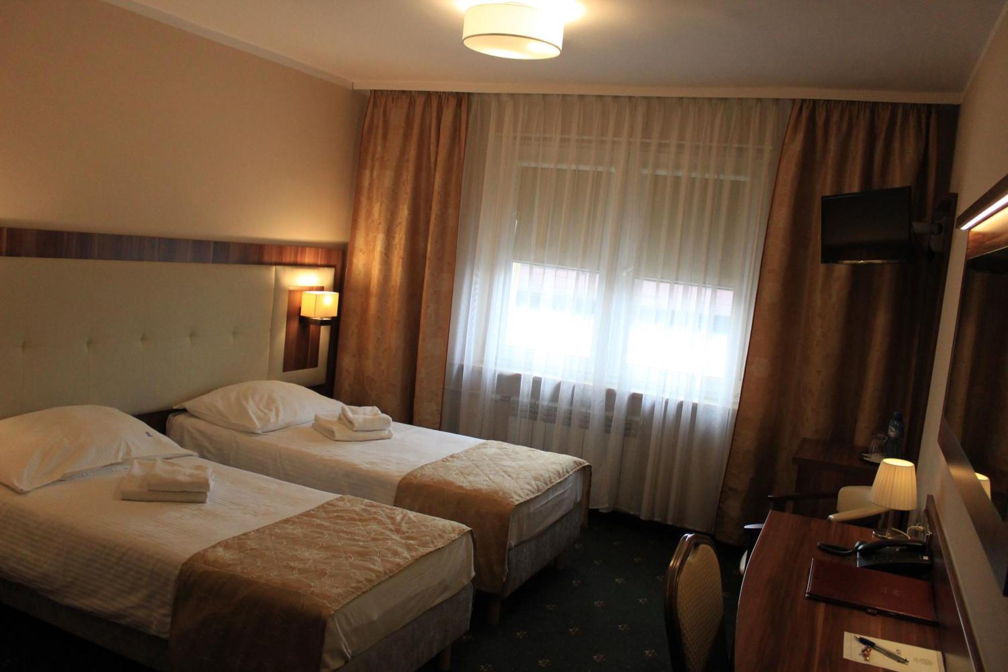 Cumulus Hotel Będzin Buitenkant foto