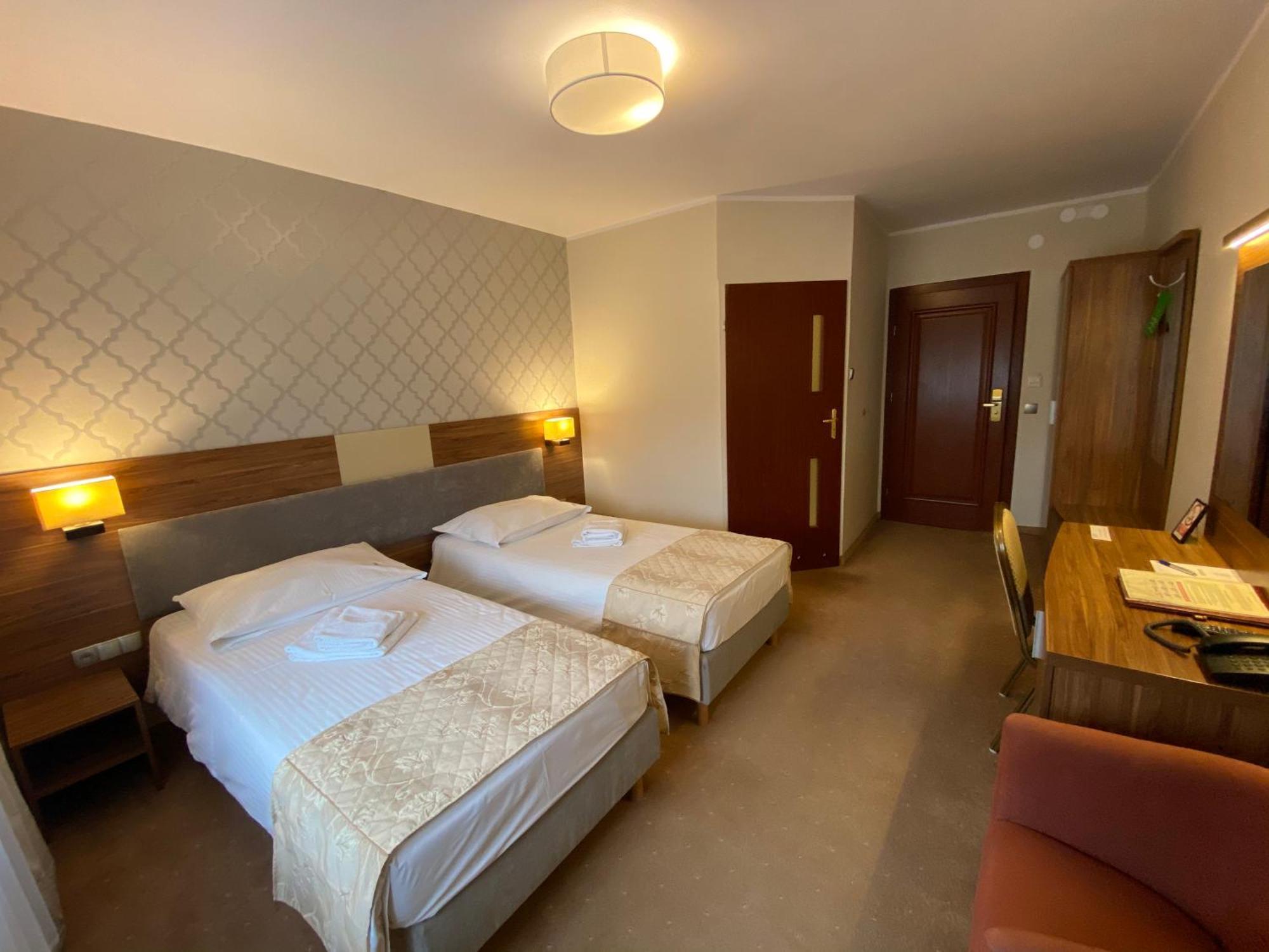 Cumulus Hotel Będzin Buitenkant foto