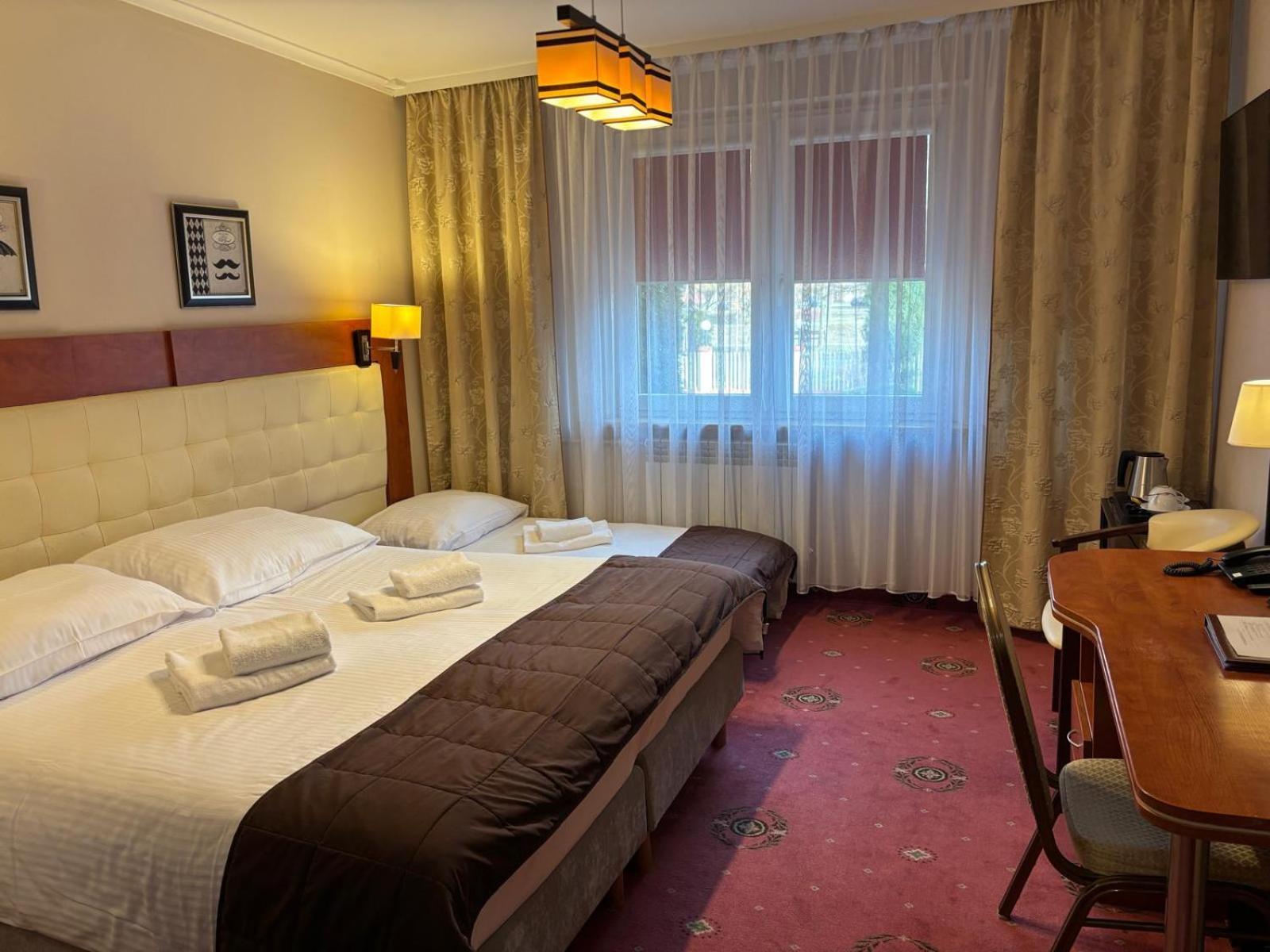 Cumulus Hotel Będzin Buitenkant foto
